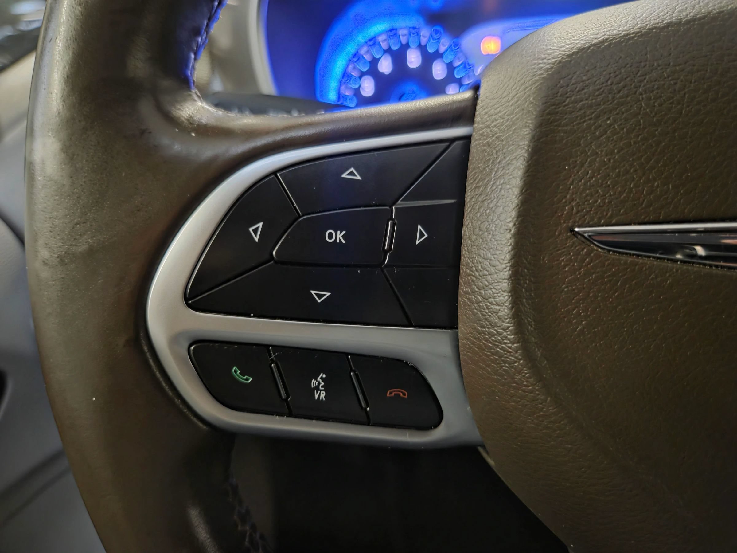 Used 2018 Chrysler Pacifica Touring-L Plus FWD image 22