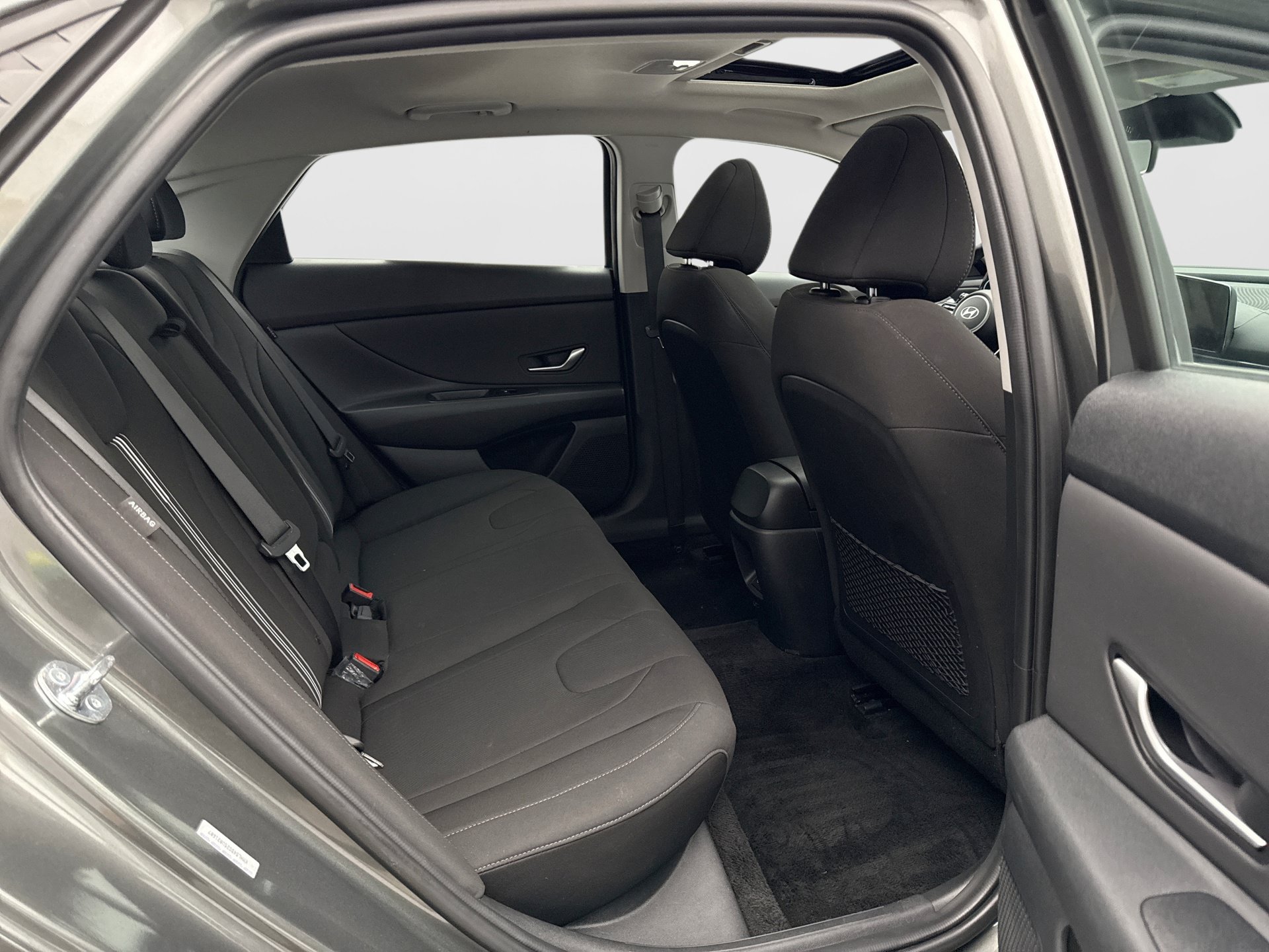 Used 2025 Hyundai Elantra SEL FWD image 10