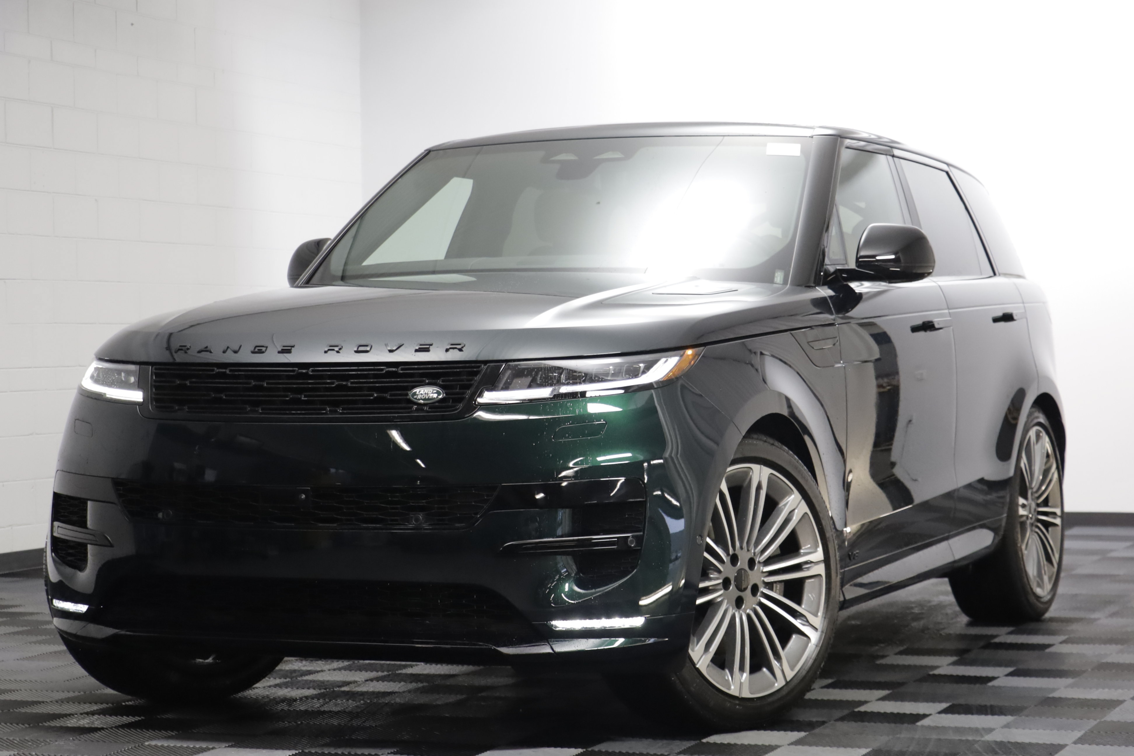 New 2027 Land Rover Range Rover Sport Dynamic SE