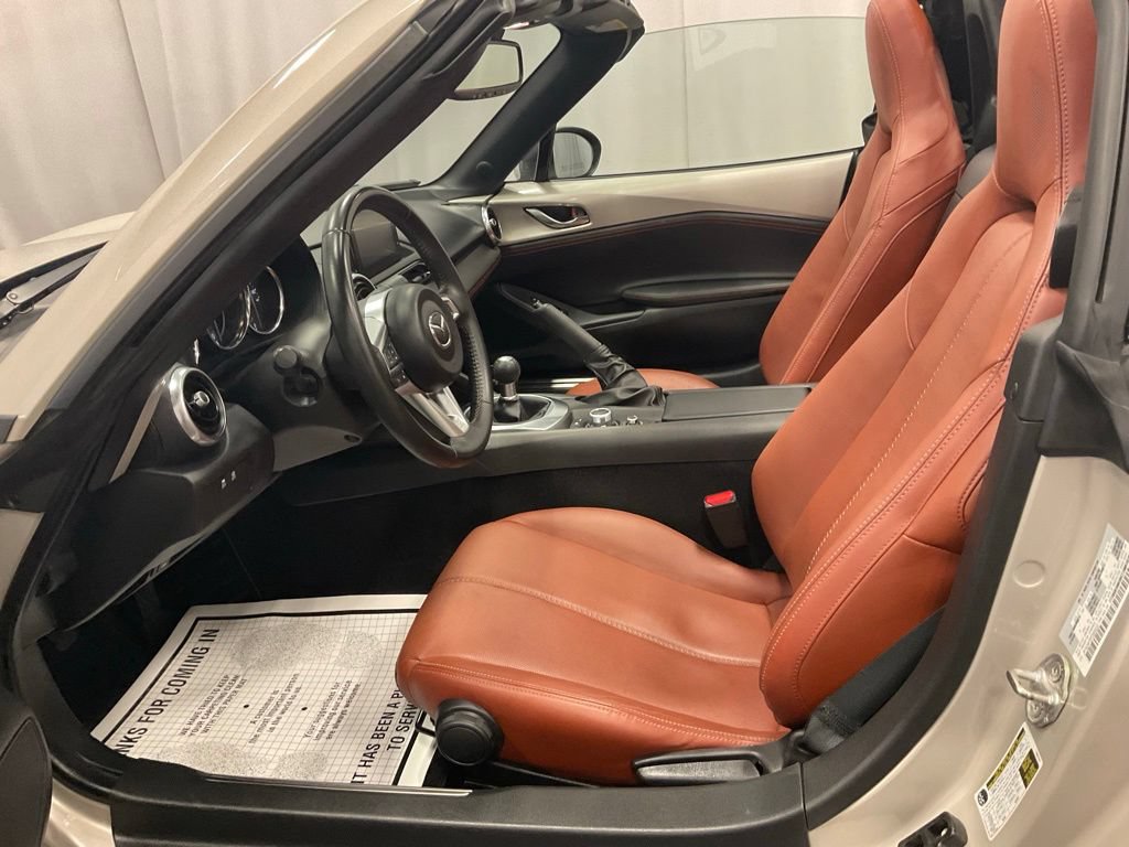 Used 2023 MAZDA MX-5 Miata Grand Touring RWD image 5