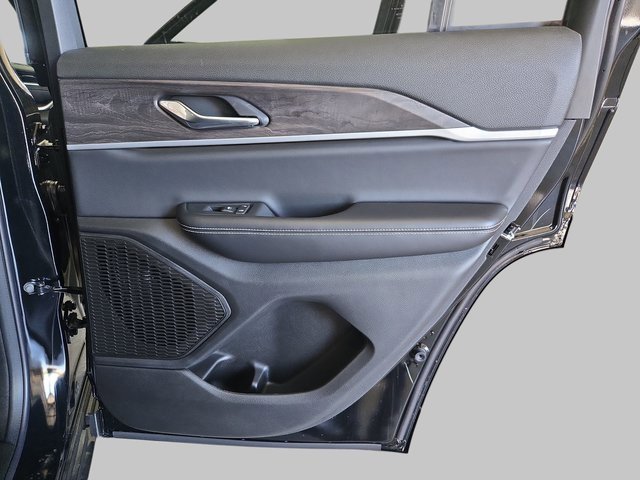 New 2025 Jeep Grand Cherokee Limited w/ Trailer Tow Package image 13