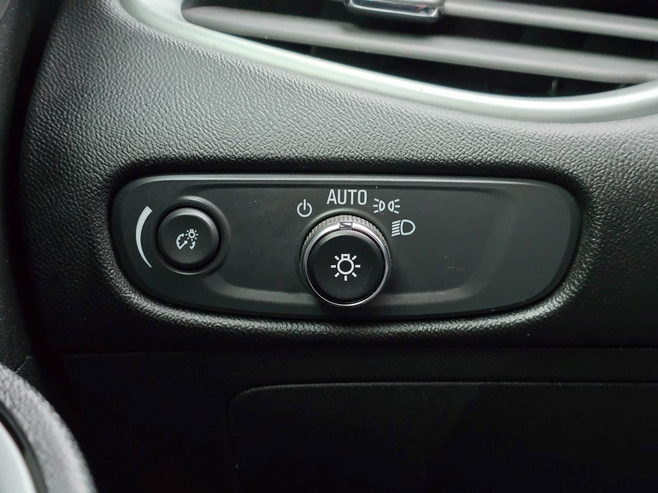 Certified 2024 Chevrolet Malibu LT image 23