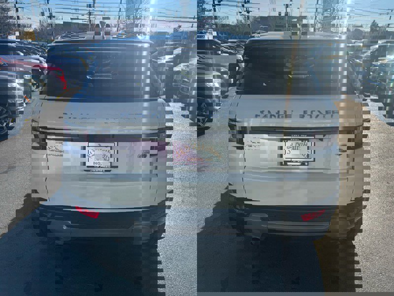 Used 2017 Land Rover Range Rover Evoque SE image 5