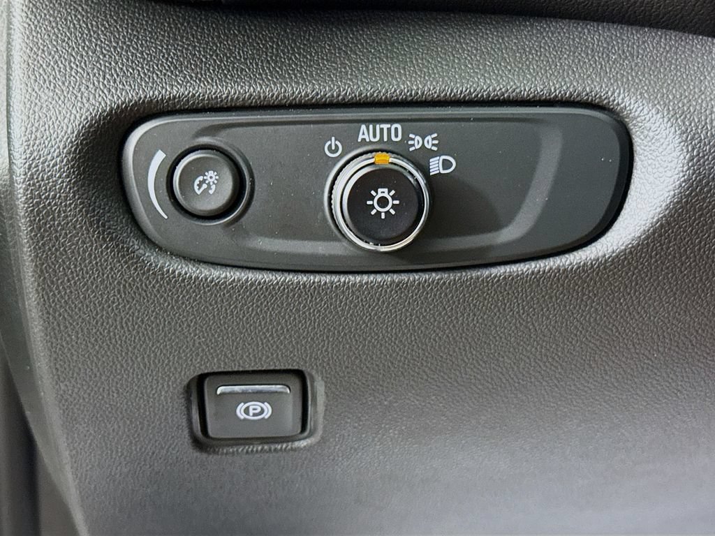 Used 2023 Chevrolet Blazer Premier w/ Driver Confidence II Package FWD image 10