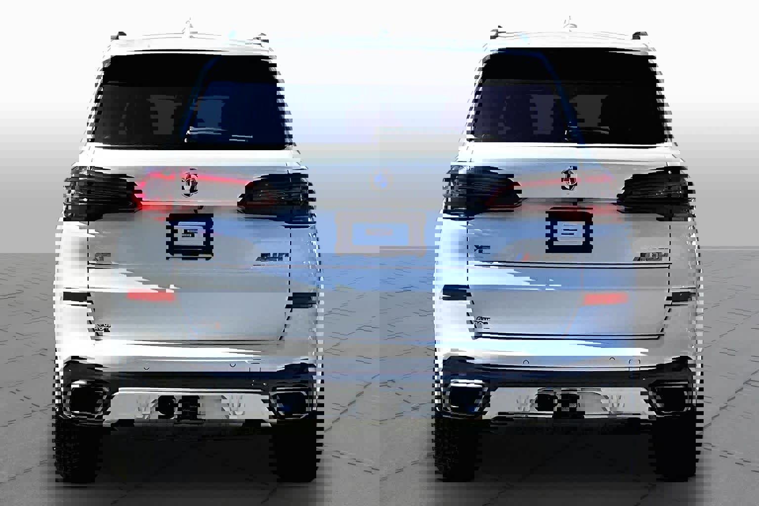 Used 2021 BMW X5 M50i w/ Premium Package image 5