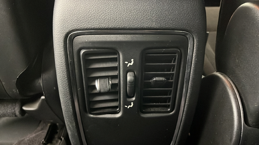 Used 2017 Jeep Grand Cherokee Laredo AWD/4WD image 36