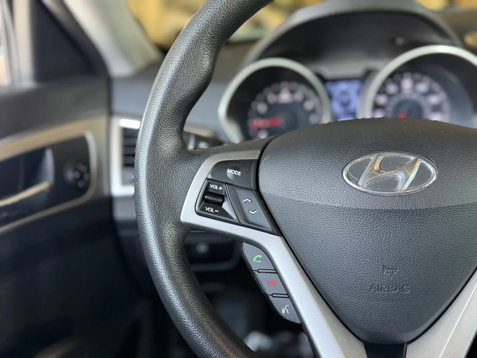Used 2012 Hyundai Veloster FWD image 22