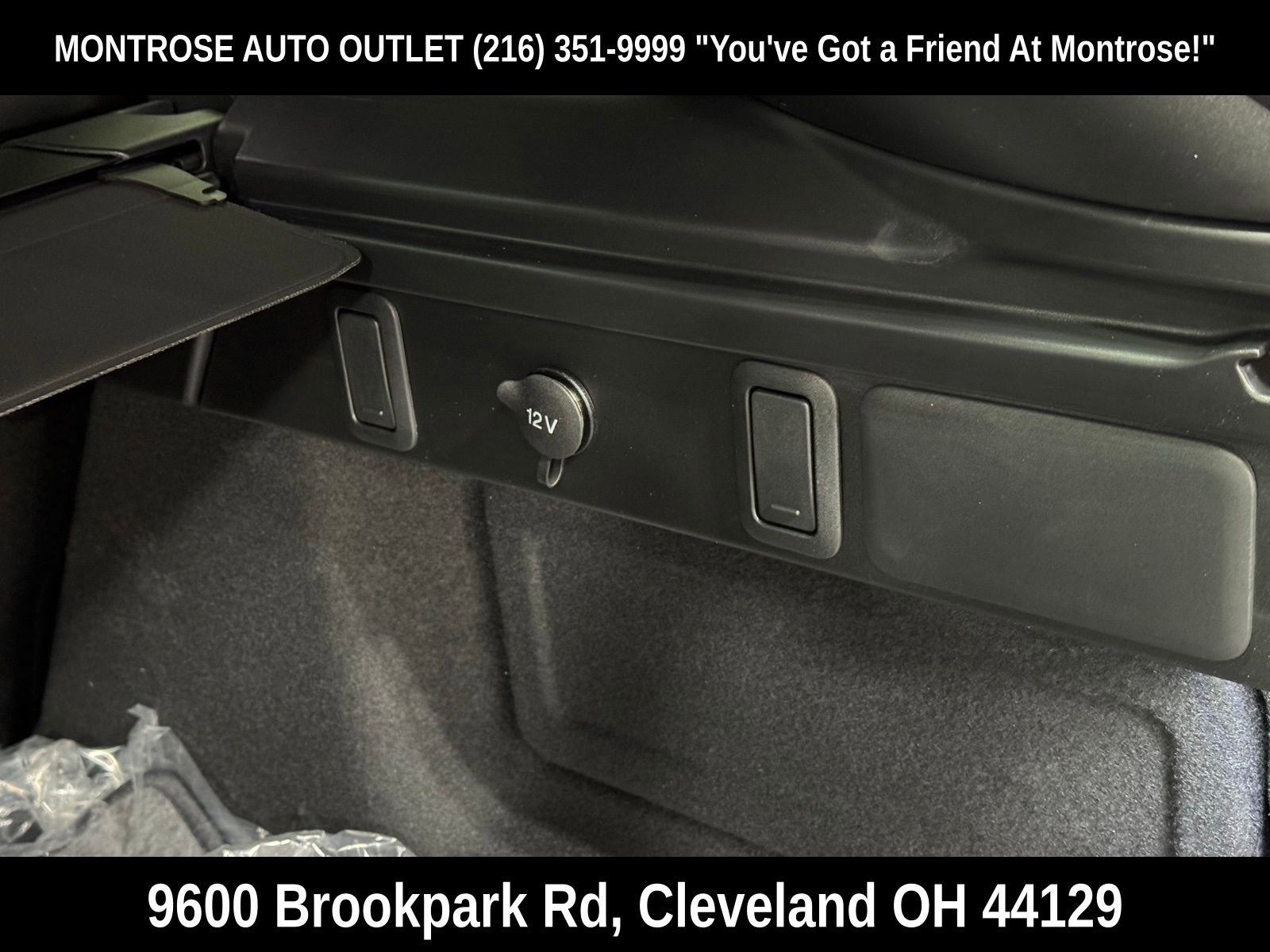 New 2026 Land Rover Range Rover Velar Dynamic SE image 39