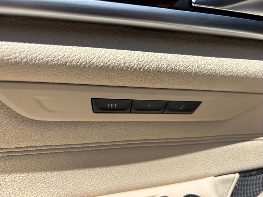 Used 2017 BMW 530i xDrive AWD/4WD image 23