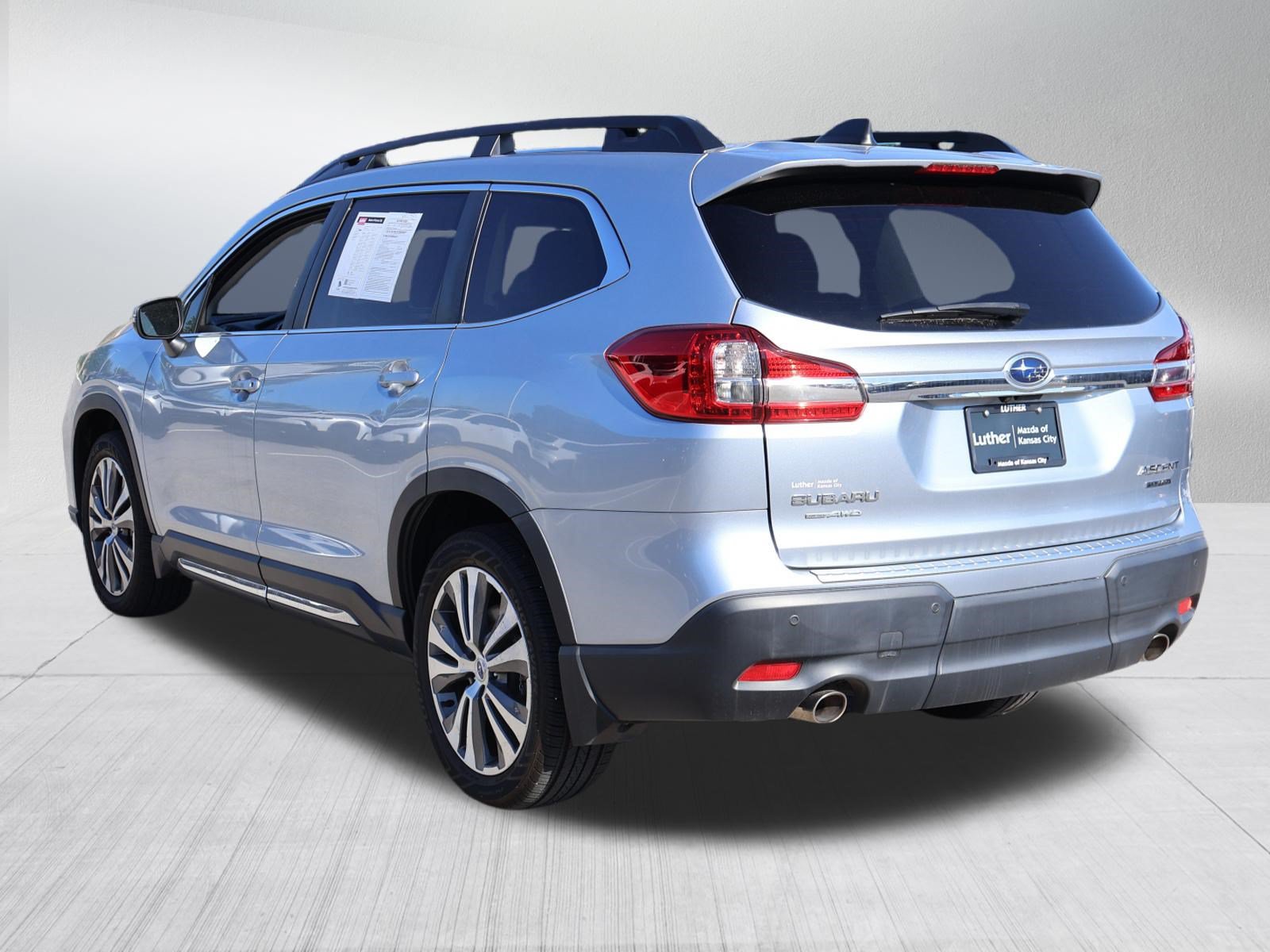 Used 2022 Subaru Ascent Limited w/ Technology Package AWD/4WD image 4
