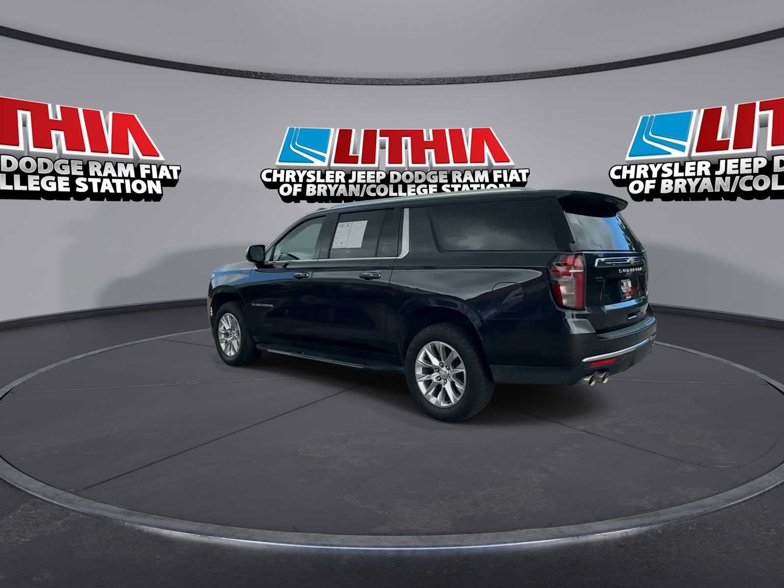 Used 2022 Chevrolet Suburban Premier AWD/4WD image 6