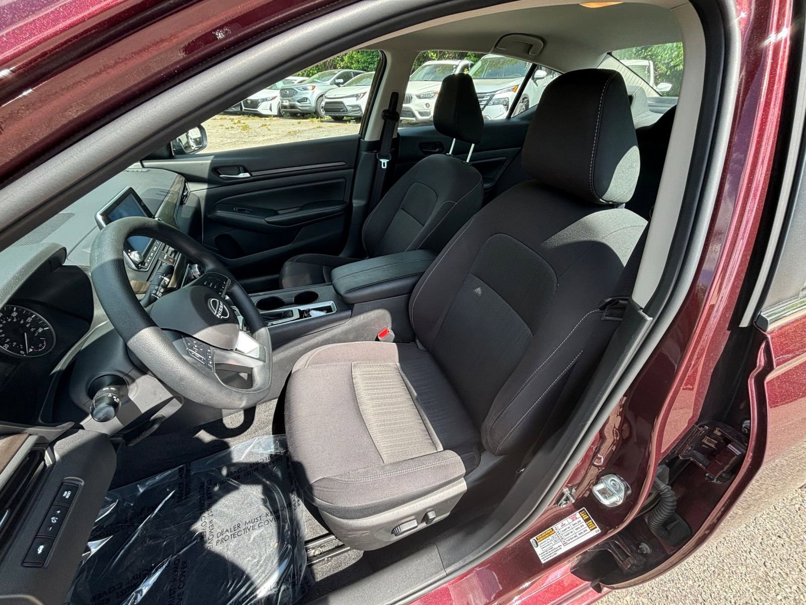 Used 2025 Nissan Altima 2.5 SV image 35