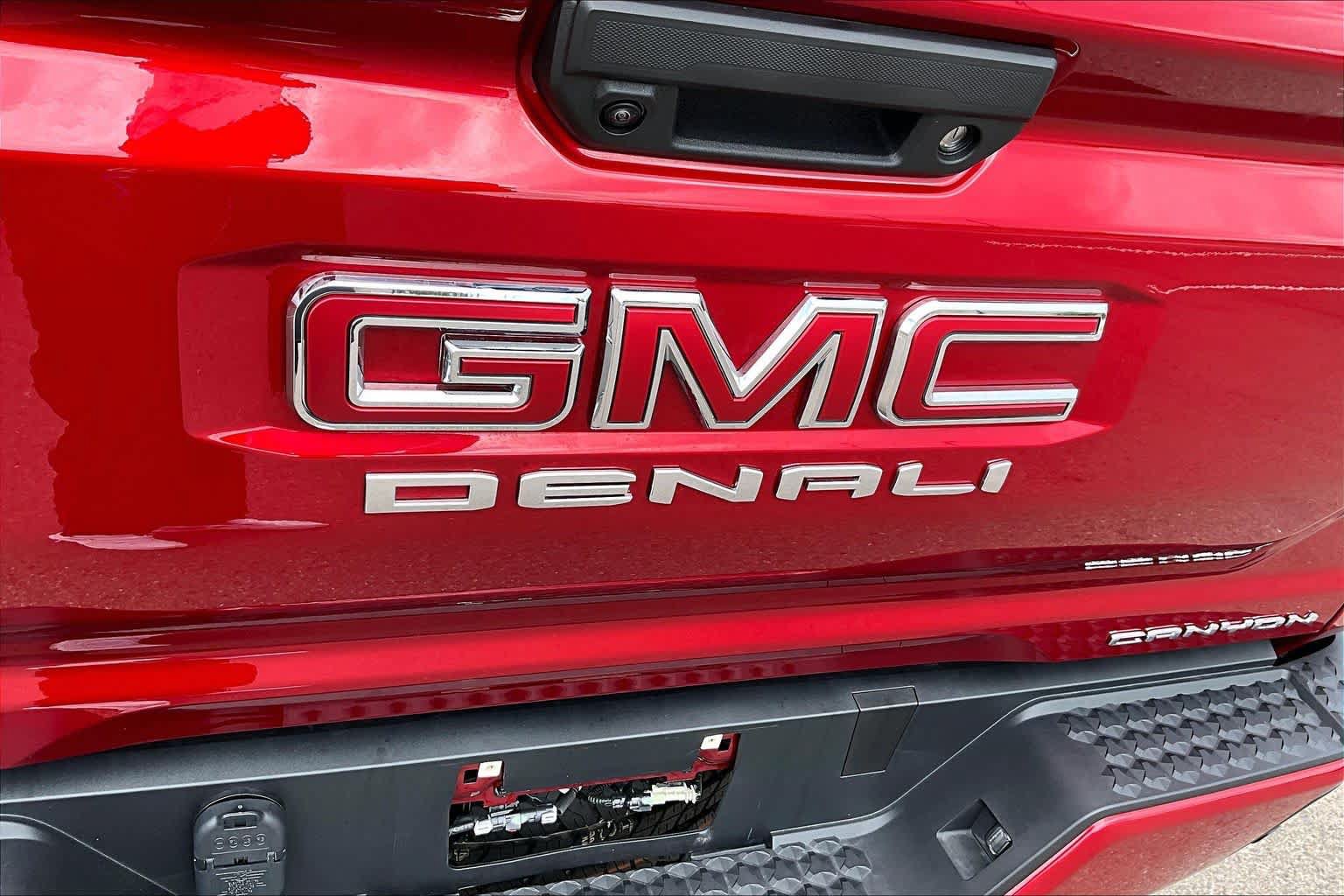 Used 2025 GMC Canyon Denali AWD/4WD image 31