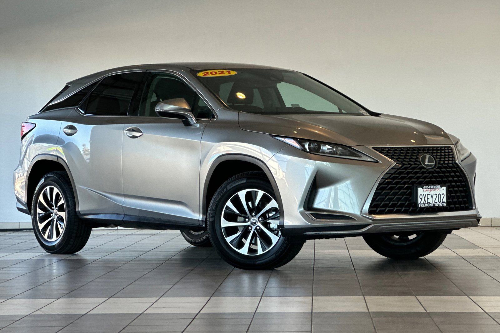 Used 2021 Lexus RX 350 FWD w/ Accessory Package image 2