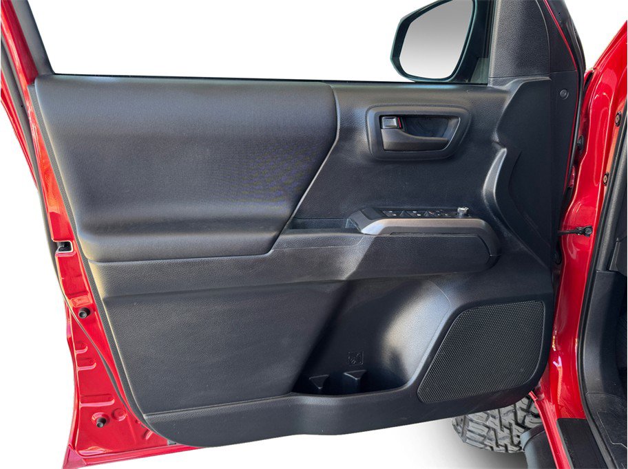 Used 2017 Toyota Tacoma TRD Off-Road w/ Tow Package AWD/4WD image 18