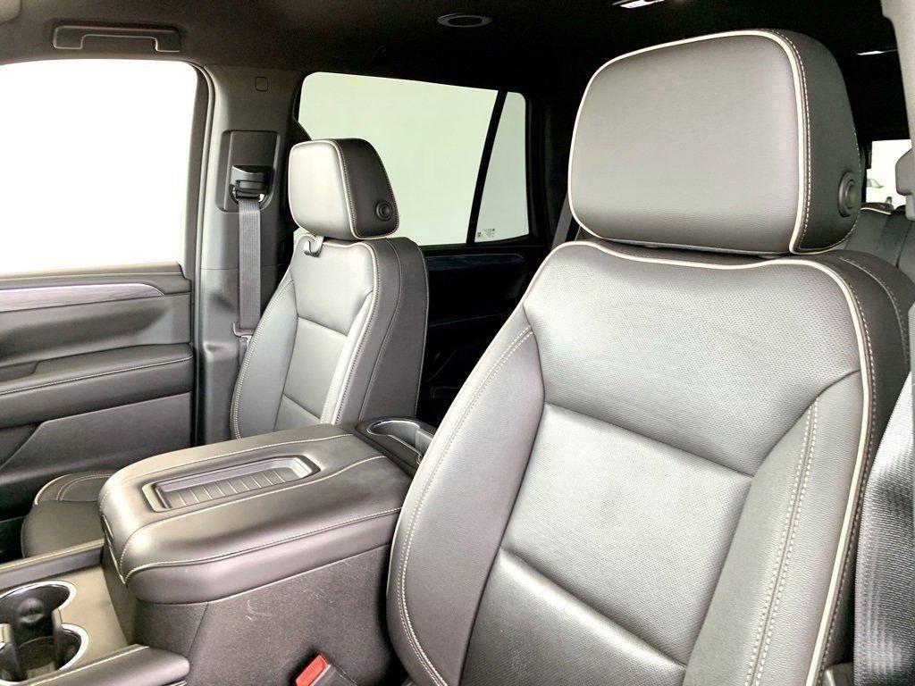 Used 2023 GMC Yukon SLT image 13