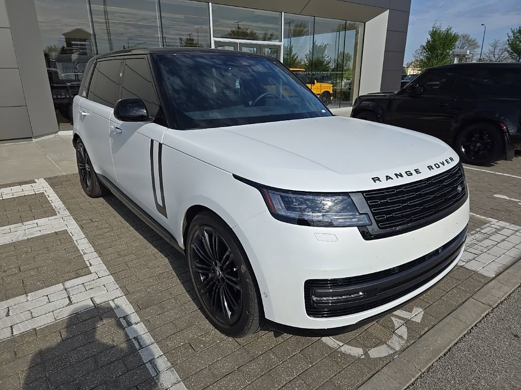 Used 2025 Land Rover Range Rover Long Wheelbase SE AWD/4WD image 3