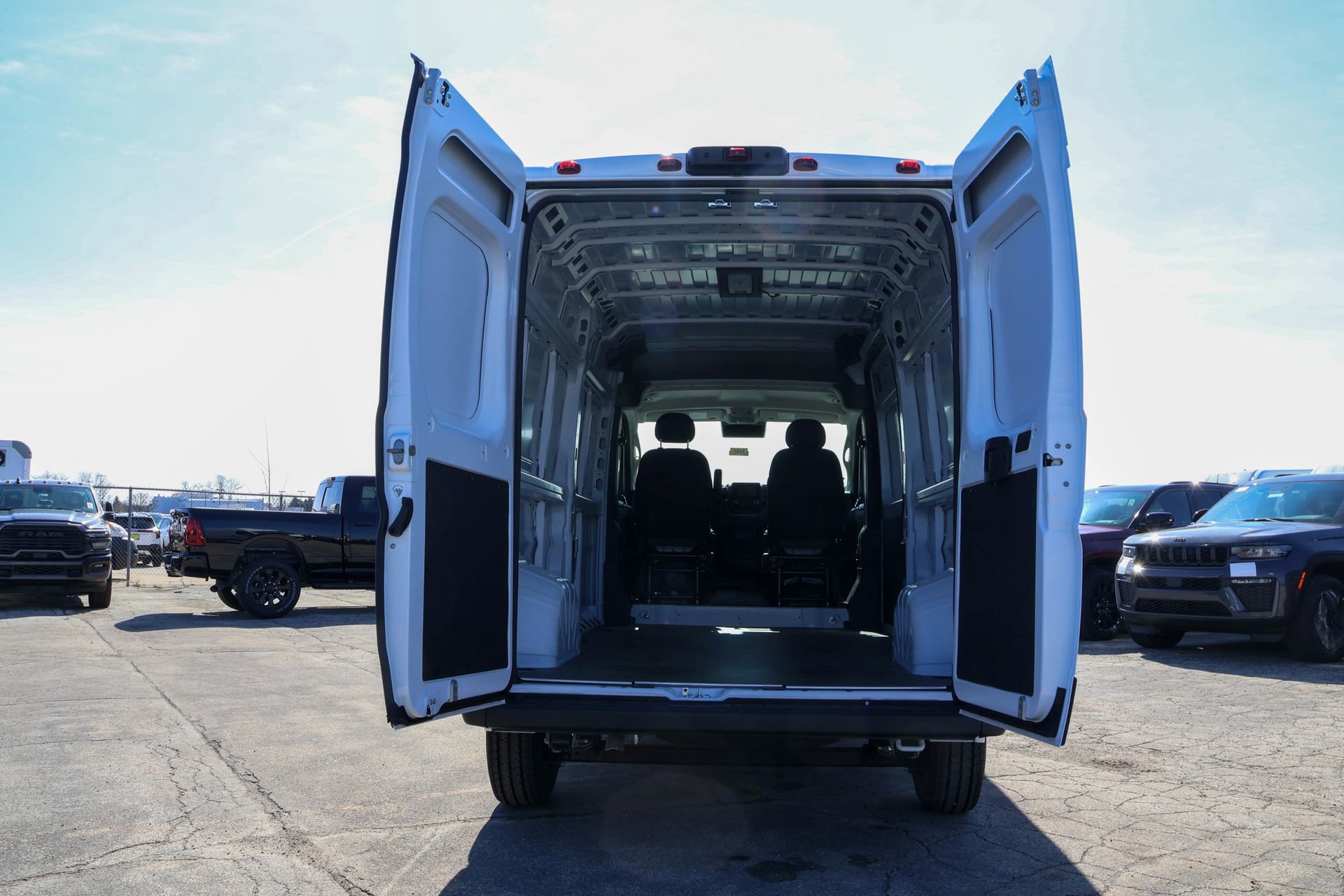 New 2026 RAM ProMaster 2500 w/ Convenience Group image 12