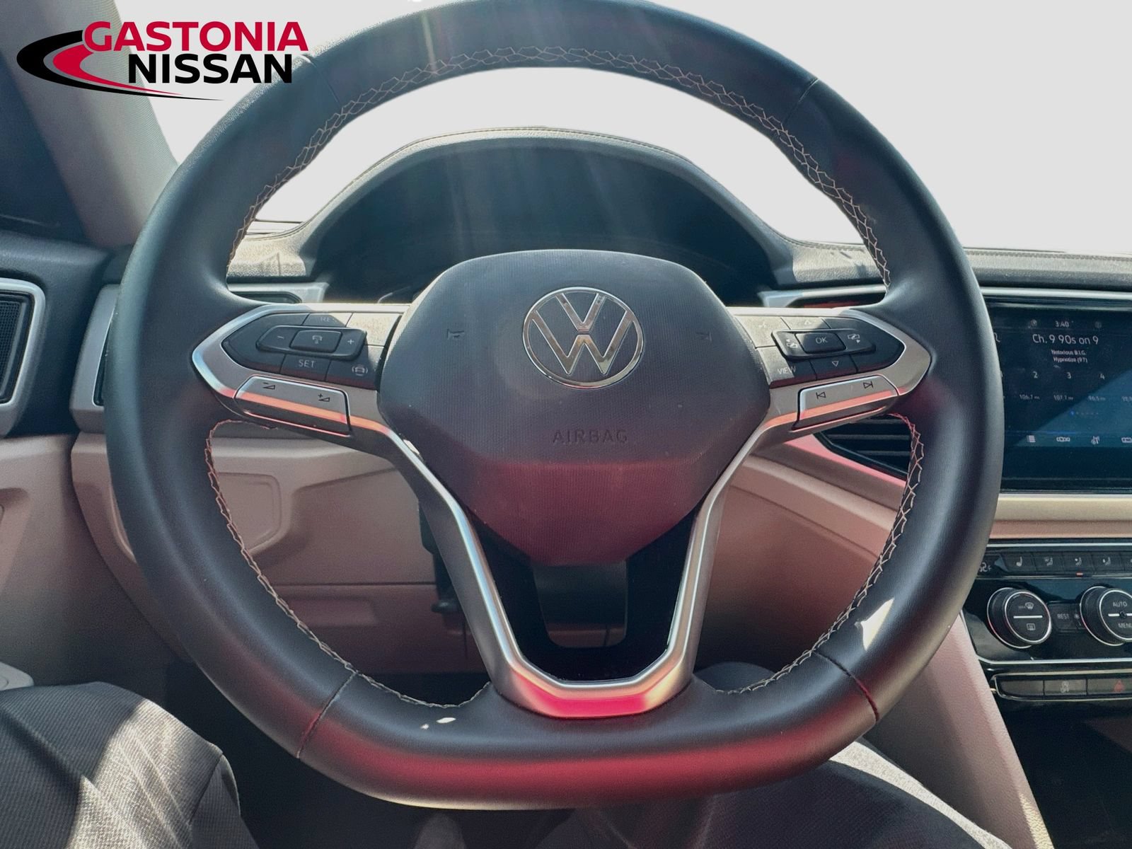 Used 2023 Volkswagen Atlas SE w/ Panoramic Sunroof Package FWD image 14