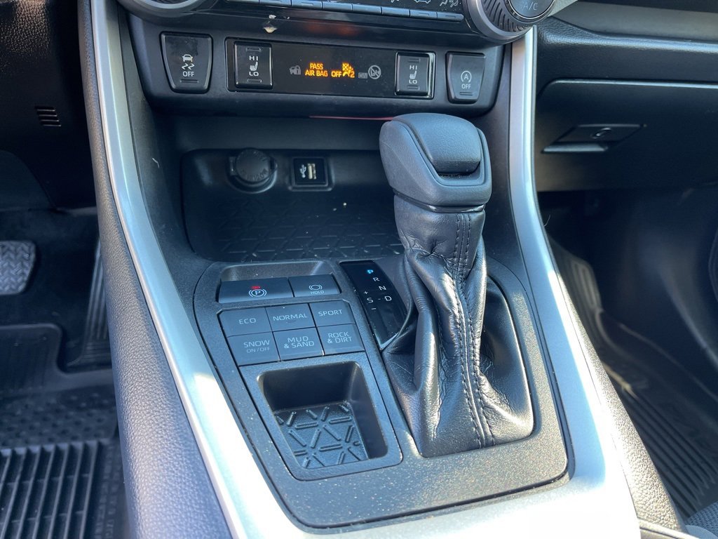 Used 2024 Toyota RAV4 XLE w/ Convenience Package image 15