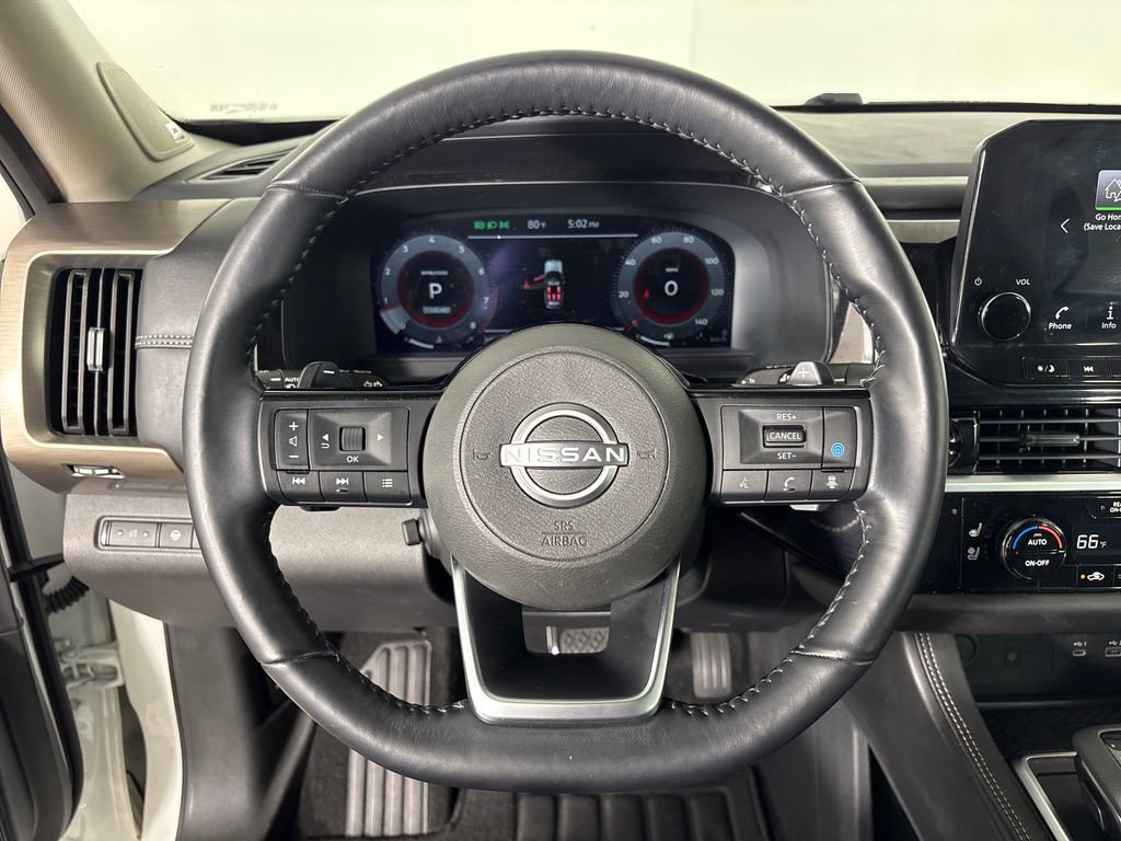 Used 2024 Nissan Pathfinder Platinum FWD image 16