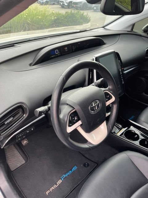 Used 2017 Toyota Prius Prime Advanced w/ Carpet Mat Package FWD image 13