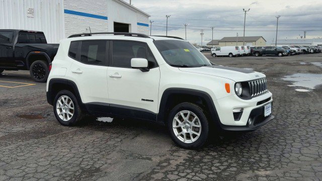 Used 2019 Jeep Renegade Latitude w/ Cold Weather Group image 2