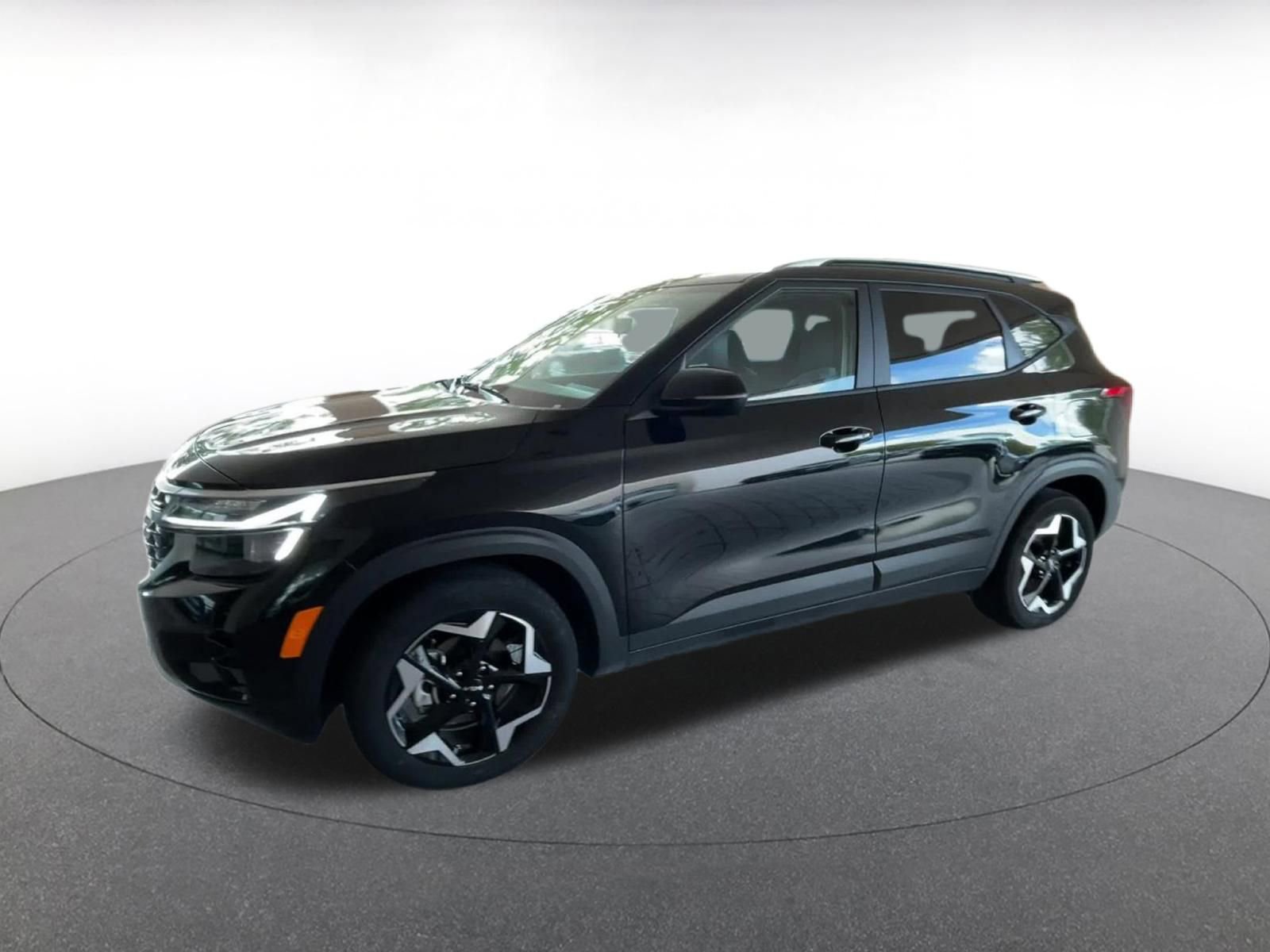 Used 2025 Kia Seltos S FWD image 7