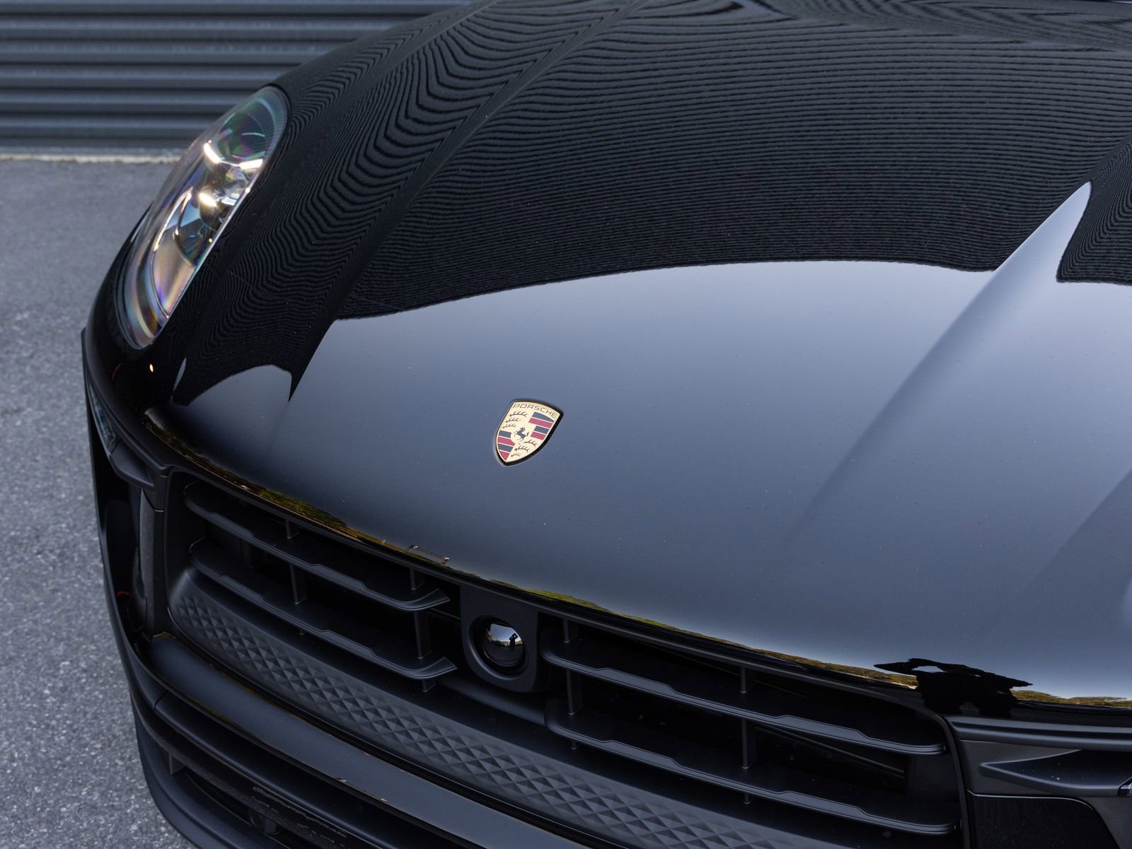 Certified 2026 Porsche Macan AWD/4WD image 10