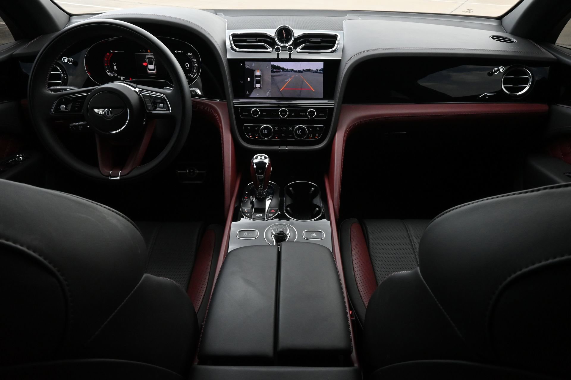 Used 2024 Bentley Bentayga AWD/4WD image 7