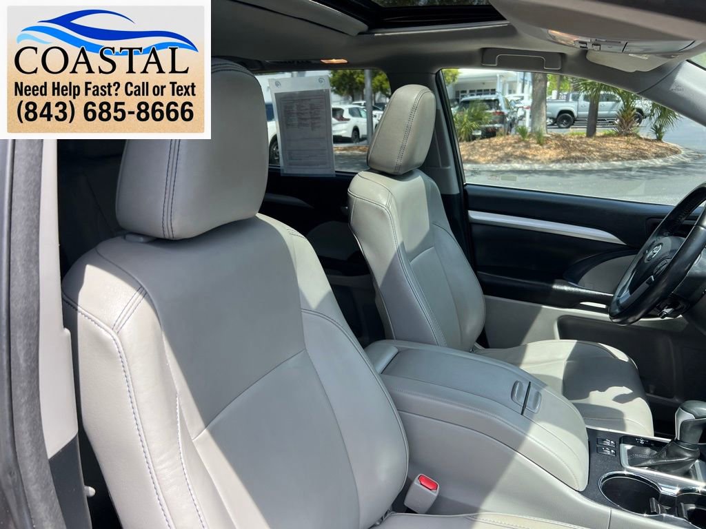 Used 2017 Toyota Highlander XLE FWD image 28