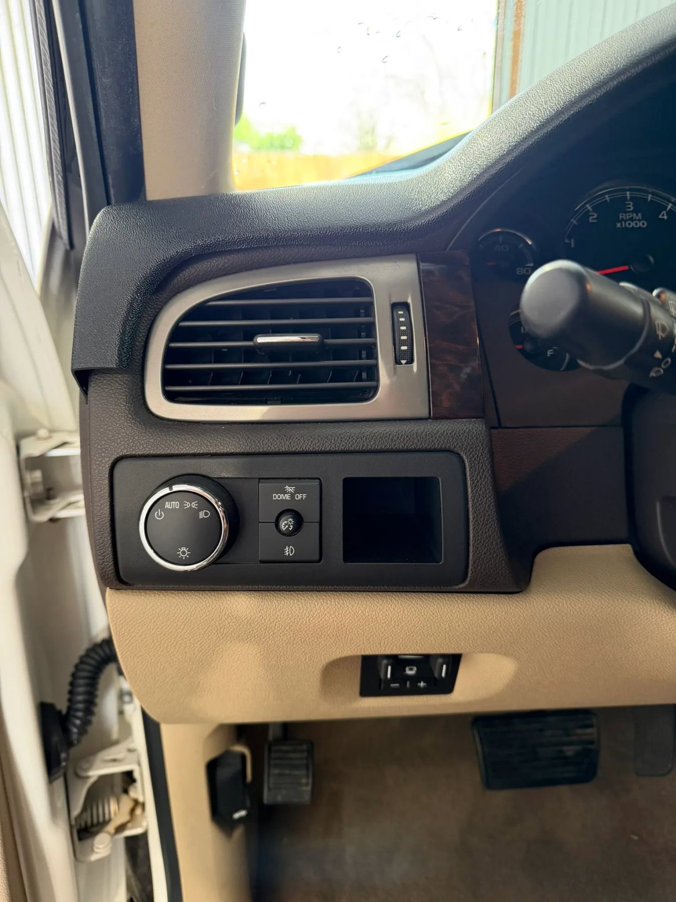 Used 2010 GMC Sierra 1500 Denali image 28