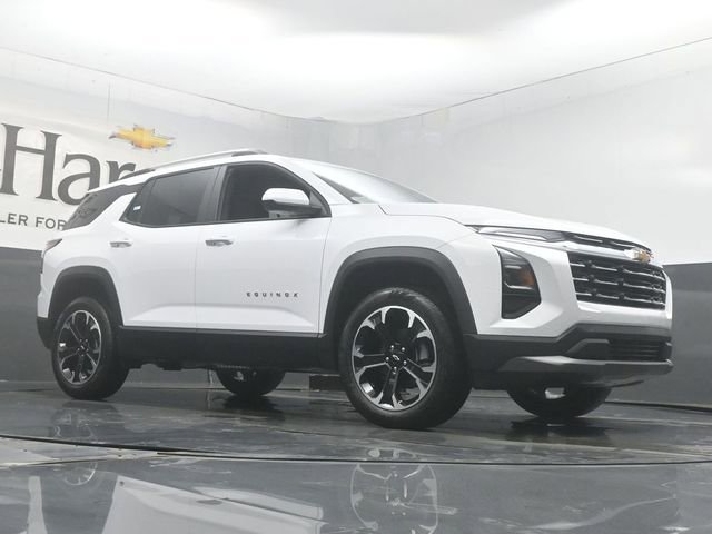 New 2026 Chevrolet Equinox LT image 2