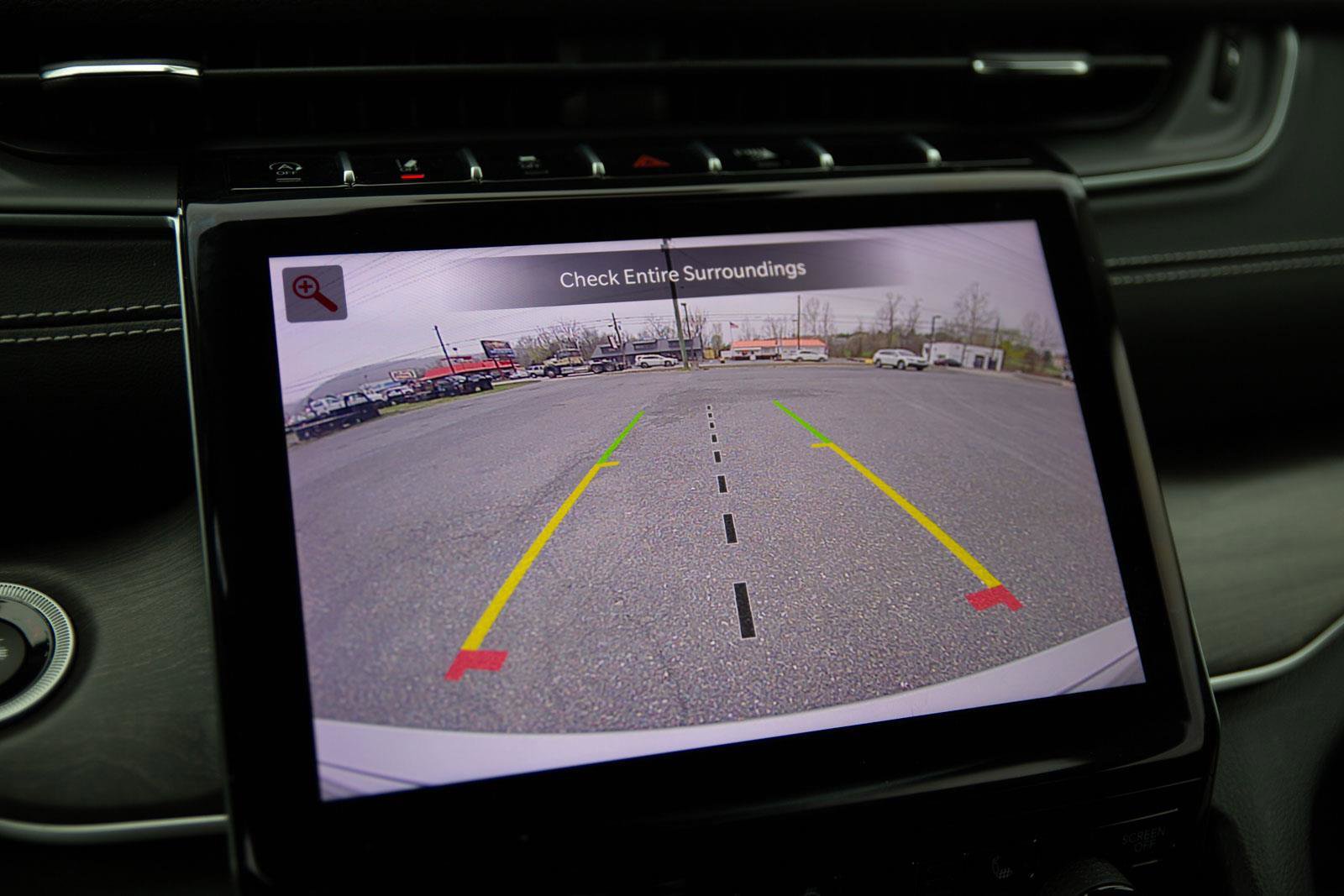 Used 2024 Jeep Grand Cherokee Limited w/ Black Appearance Package image 9