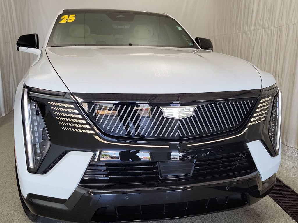Used 2025 Cadillac Escalade IQ Sport 2 AWD/4WD image 3