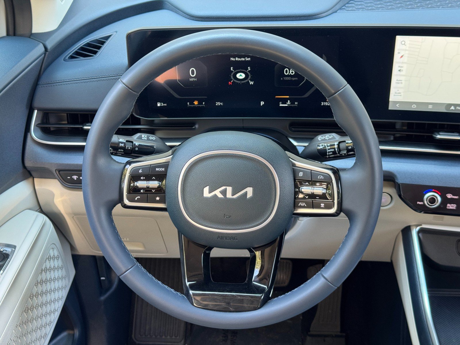 Used 2025 Kia Carnival SX FWD image 21
