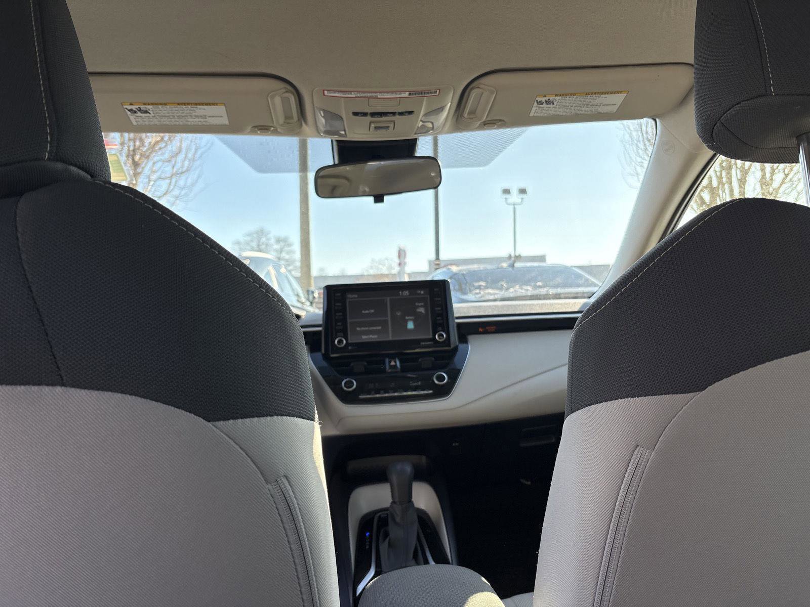 Used 2022 Toyota Corolla LE image 25