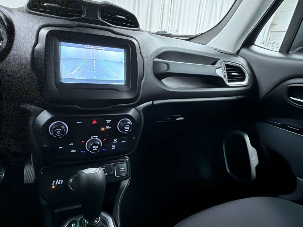 Used 2021 Jeep Renegade Latitude image 15