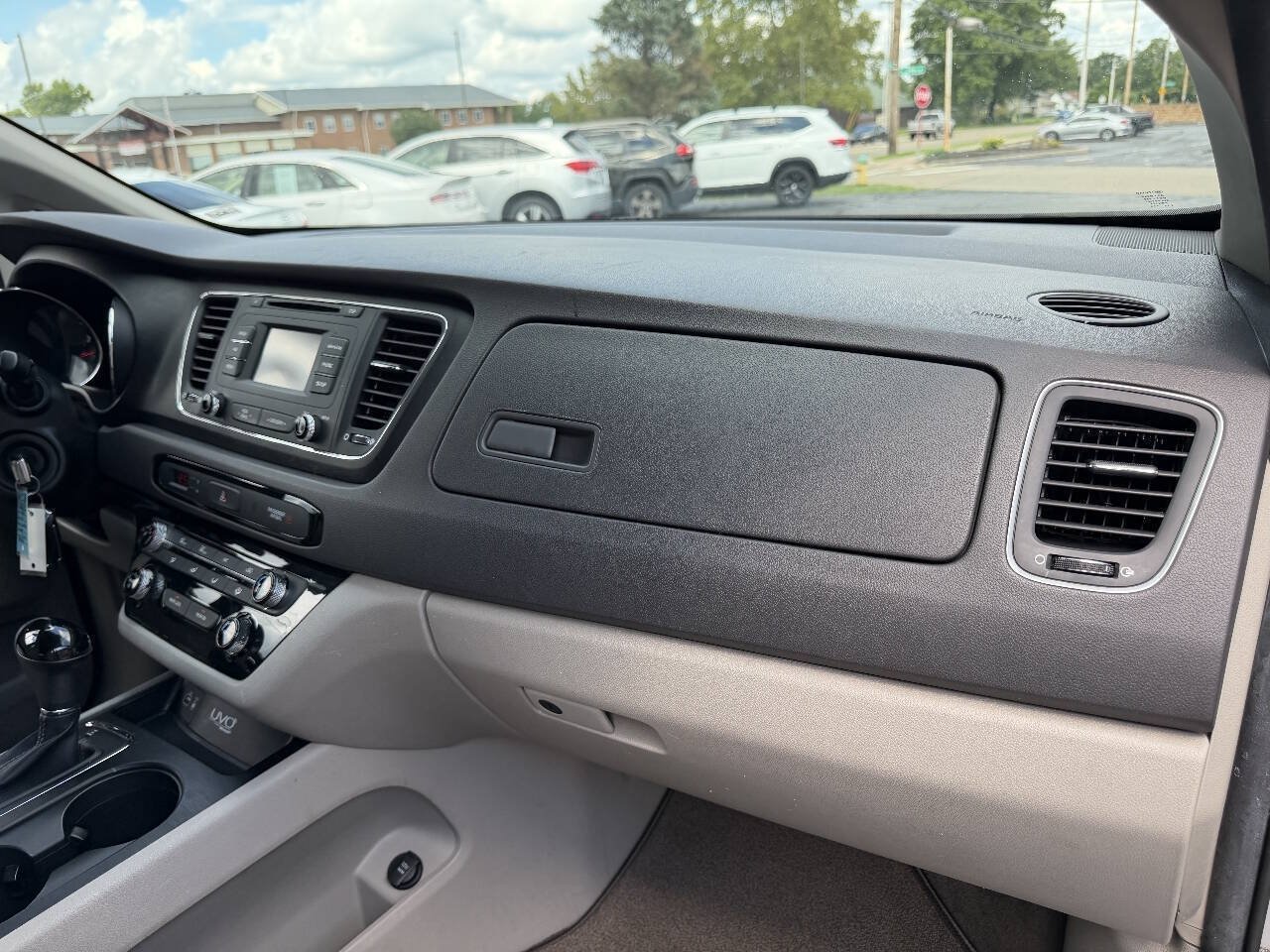 Used 2016 Kia Sedona LX w/ Option Group 020 FWD image 13