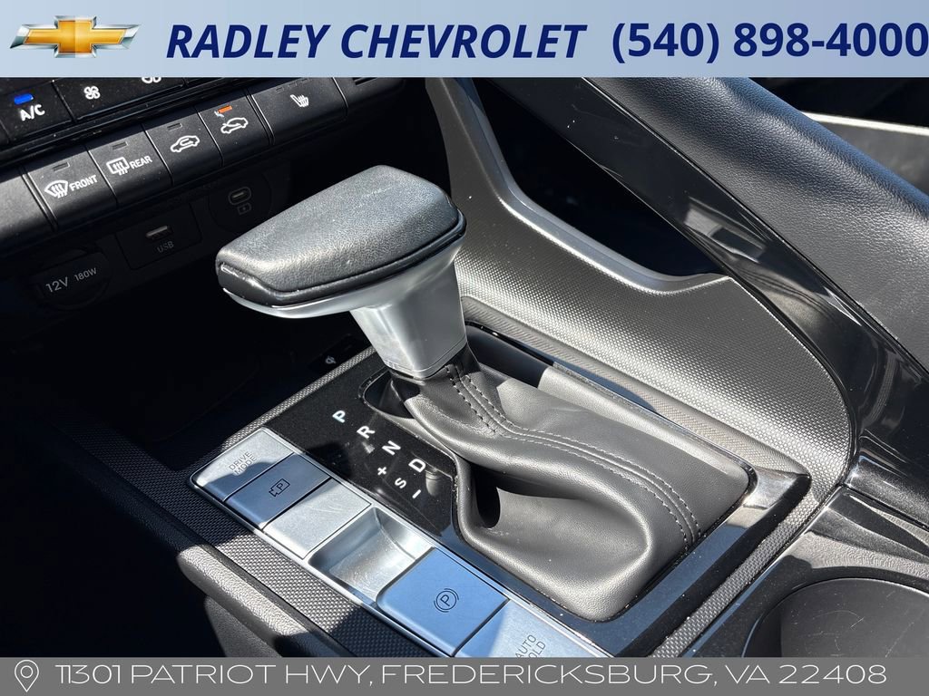 Used 2025 Hyundai Elantra SEL FWD image 11