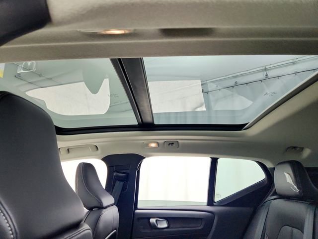 New 2026 Volvo XC40 B5 Plus w/ Protection Package Premier image 18