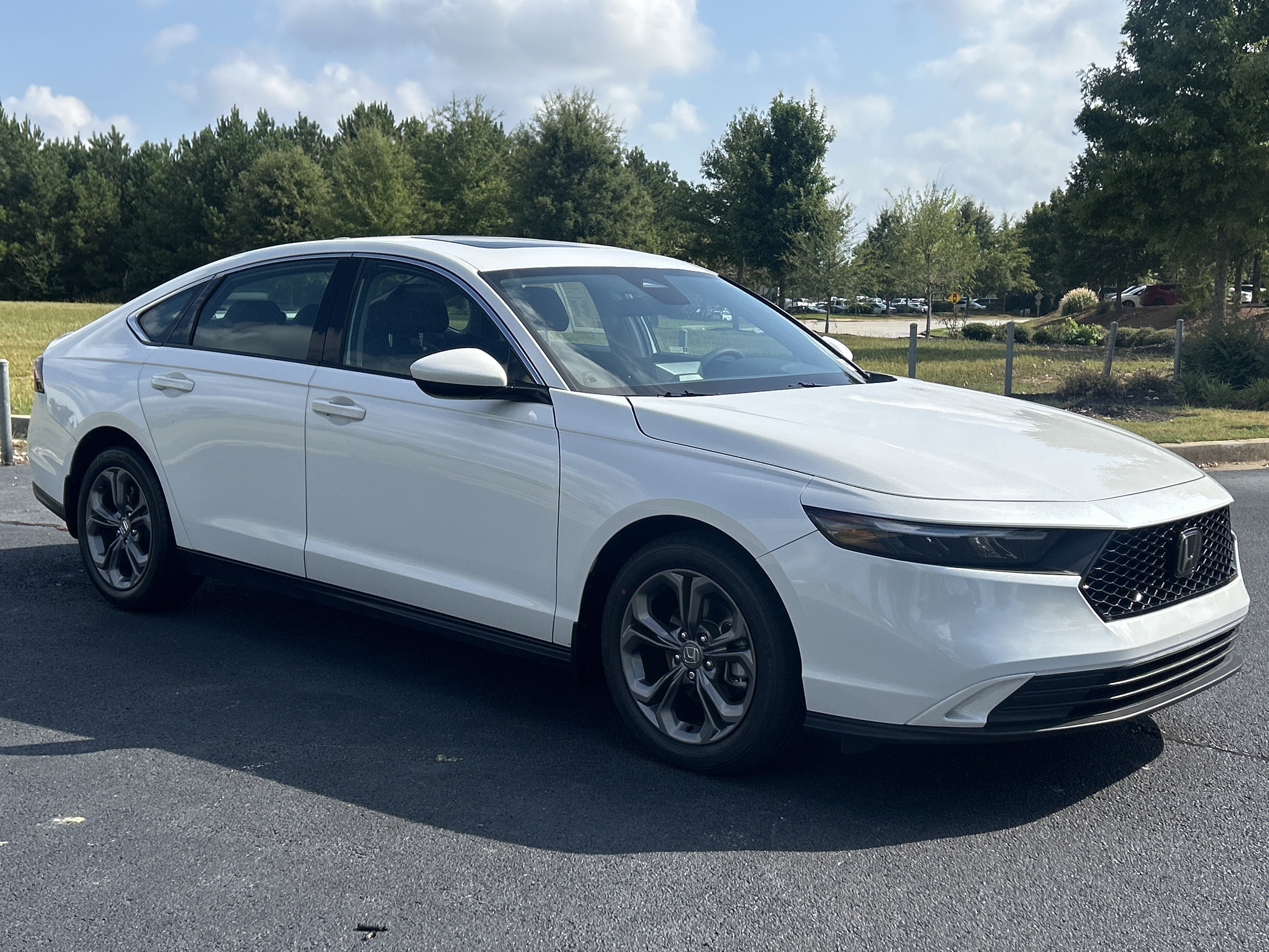 Used 2024 Honda Accord EX image 2