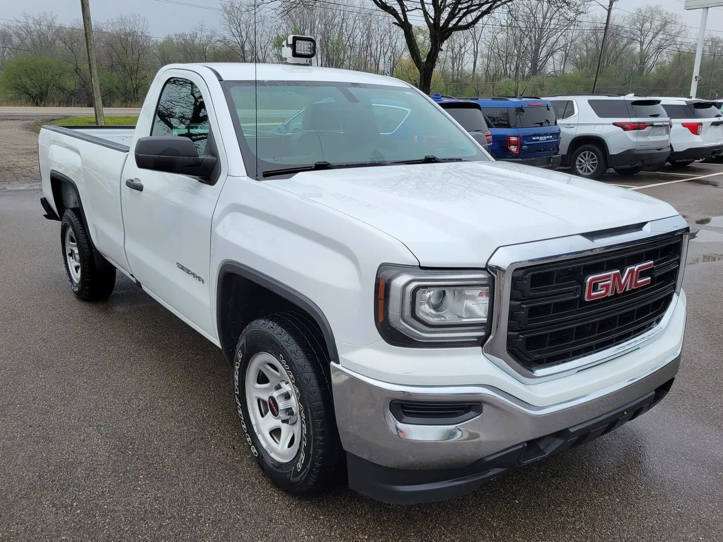 Used 2017 GMC Sierra 1500 2WD Regular Cab image 9