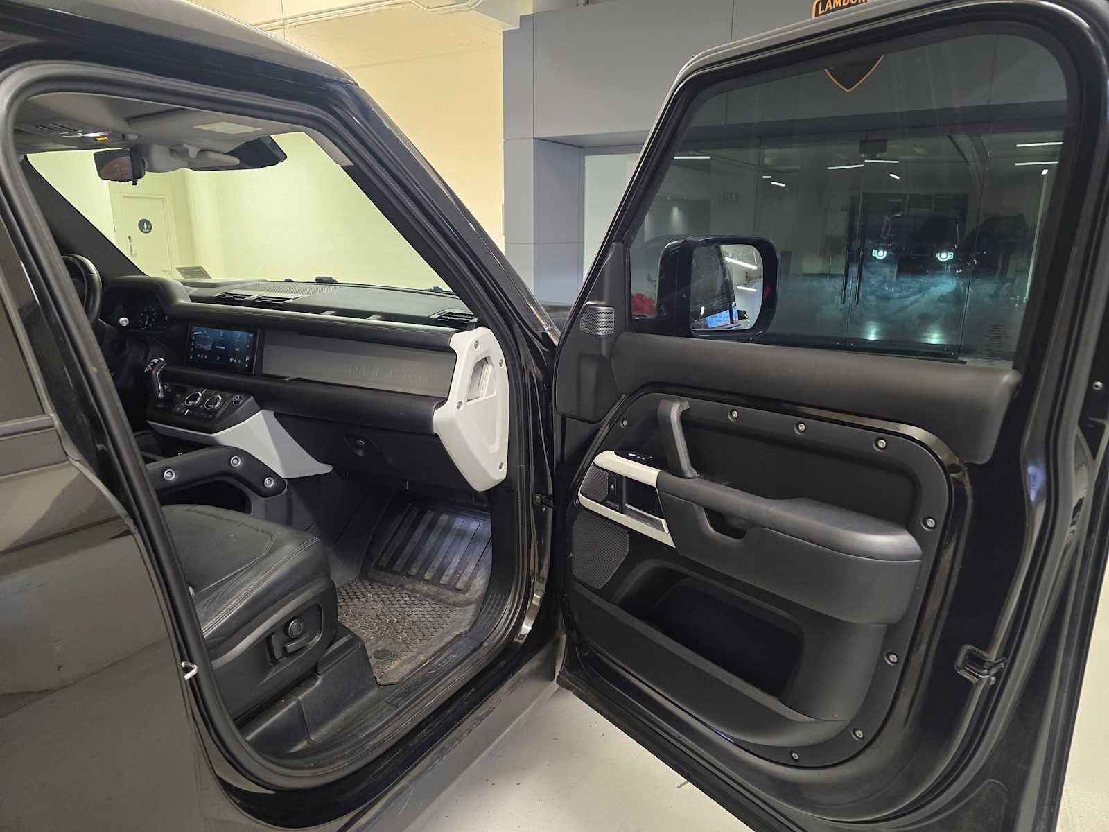 Used 2020 Land Rover Defender 110 HSE image 13