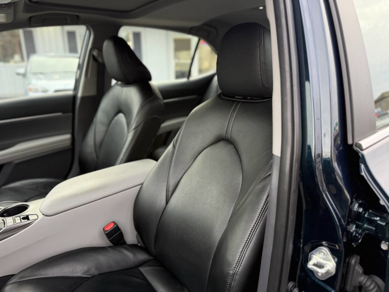 Used 2021 Toyota Camry SE image 14