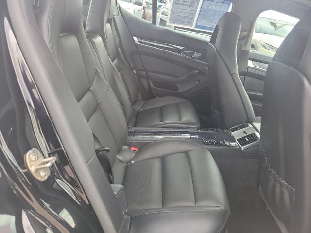 Used 2015 Porsche Panamera 4 AWD/4WD image 32