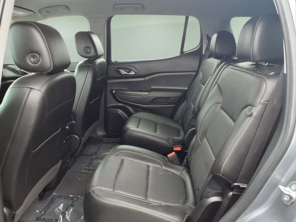 Used 2022 GMC Acadia SLT w/ LPO, Roadside Safety Package AWD/4WD image 5