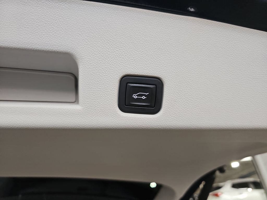 Certified 2024 GMC Acadia Denali w/ Super Cruise Package AWD/4WD image 18