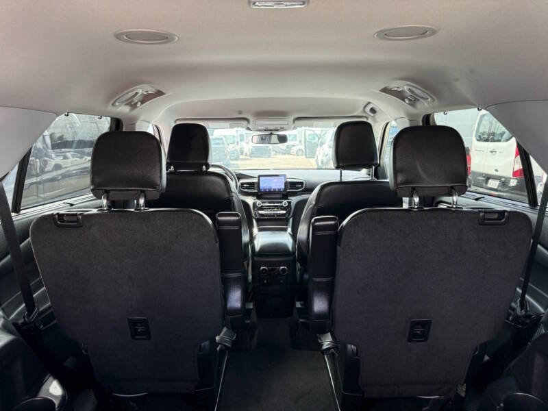 Used 2023 Ford Explorer Limited image 16