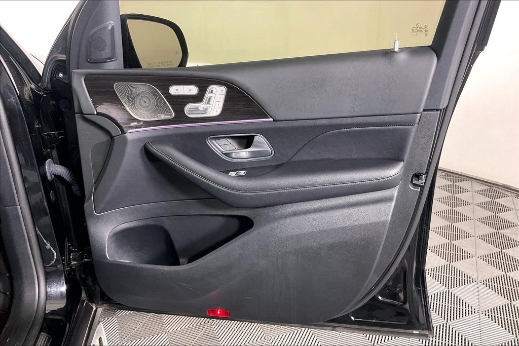 Used 2022 Mercedes-Benz GLS 450 4MATIC image 22